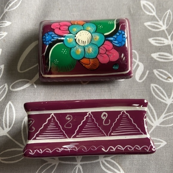 RIVIERA Maya Hand painted red clay trinket box - Picture 7 of 10